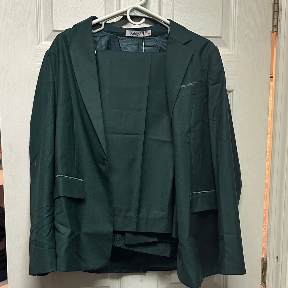 Kelyaa Women's Green Pants and Blazer